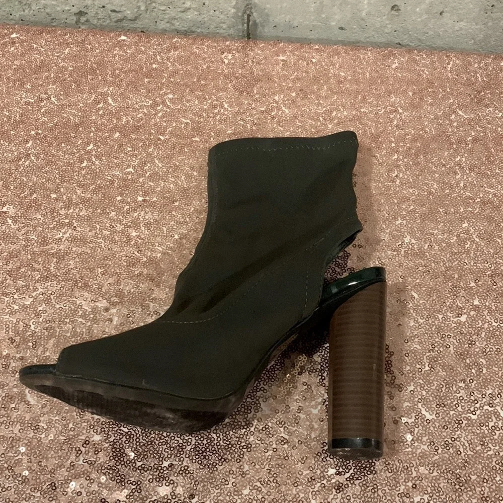 Cape Robbin Olive Connie-3 Peep Toe & Heel Lycra Elastic Bootie-SZ 6.5 - Picture 3 of 7